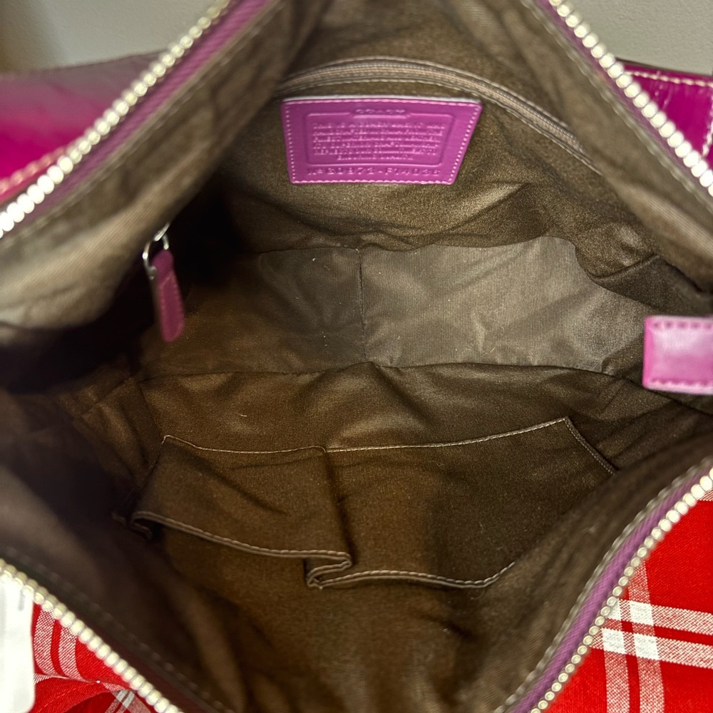 Coach Chelsea Horse & Carriage Shoulder Bag in Plum NWT 2008 - Picture 6 of 7